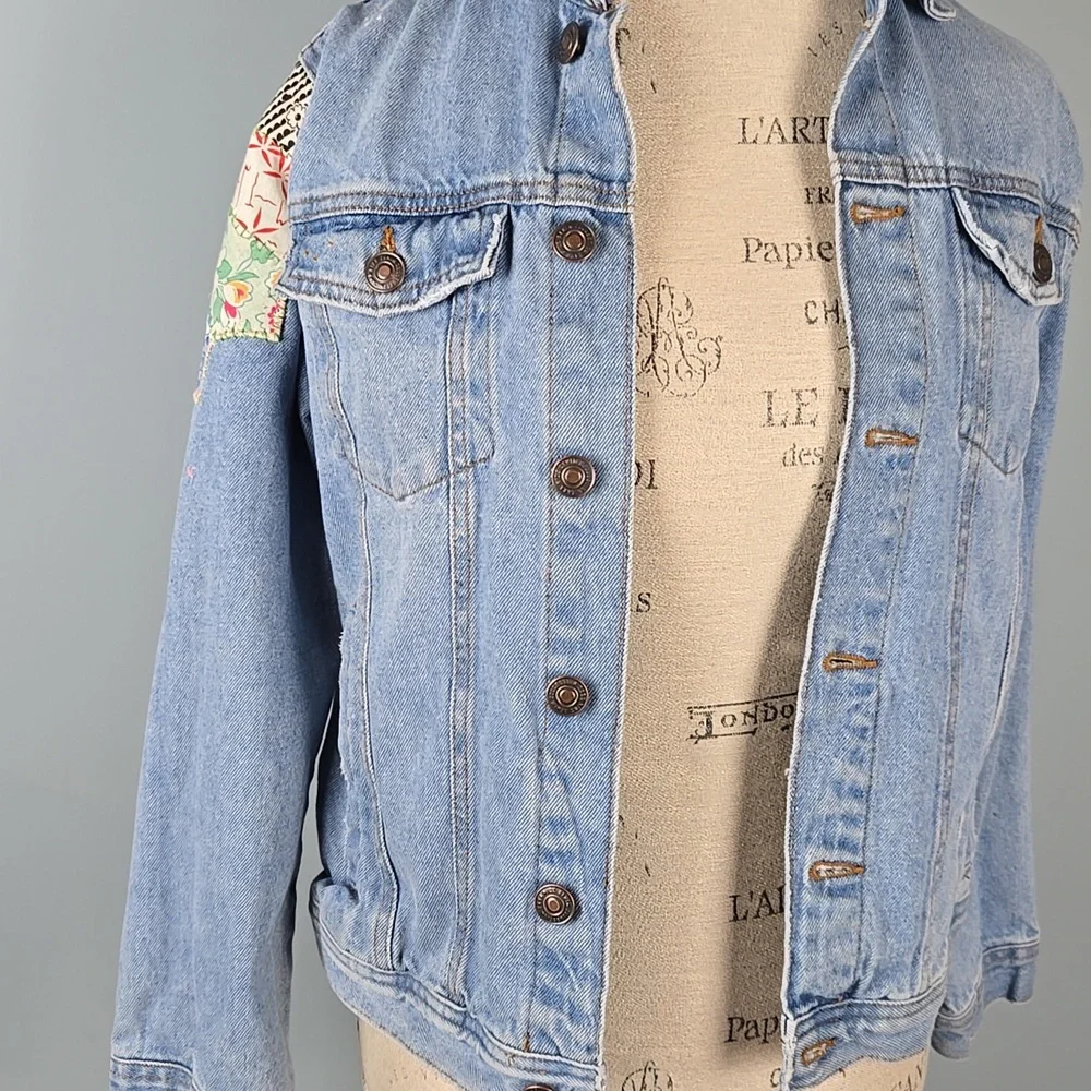 ✨️ One Of A Kind Refashioned Denim Jacket✨️ - Picture 6 of 8